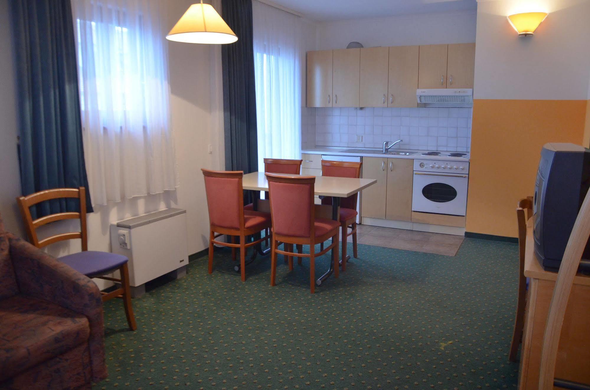 Garni Hotel Zvon Zrece Ngoại thất bức ảnh