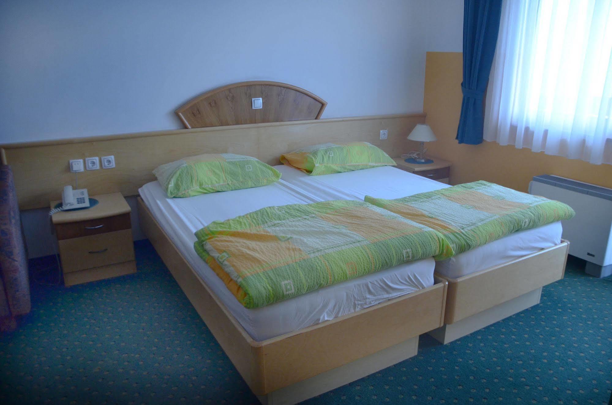 Garni Hotel Zvon Zrece Ngoại thất bức ảnh